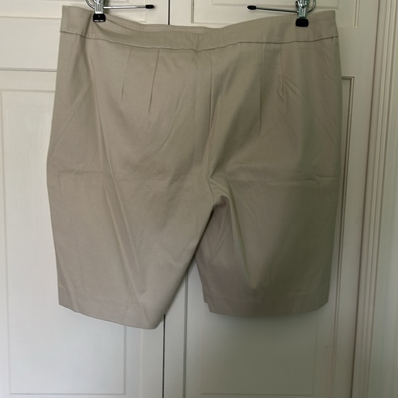 Time and Tru XL (16-18) Tan Pull On Bermuda Shorts - Picture 4 of 8